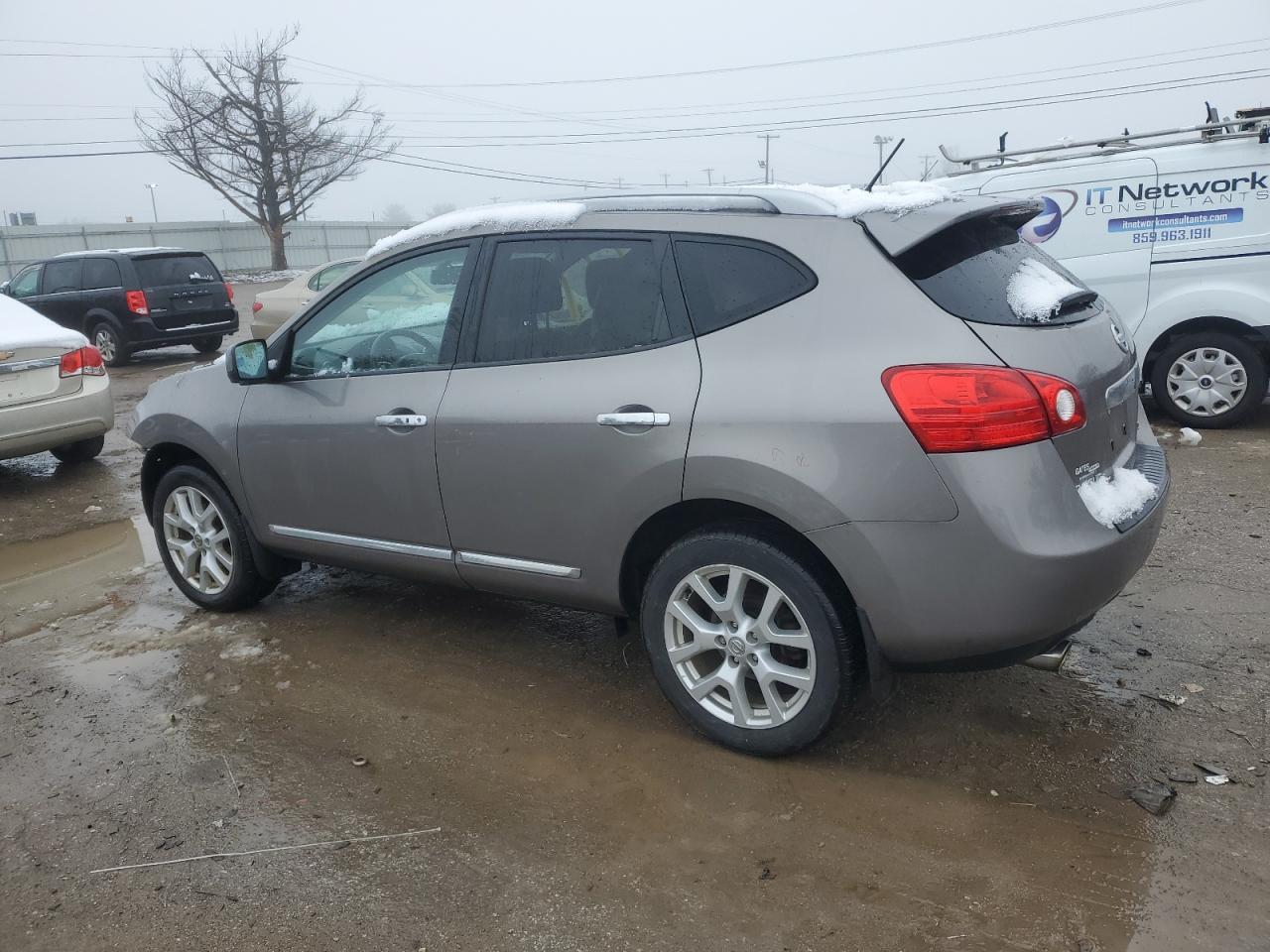 2012 Nissan Rogue - Image 2