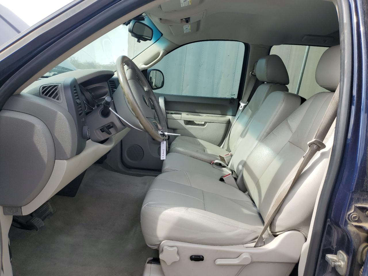 2012 Chevrolet Silverado - Image 7