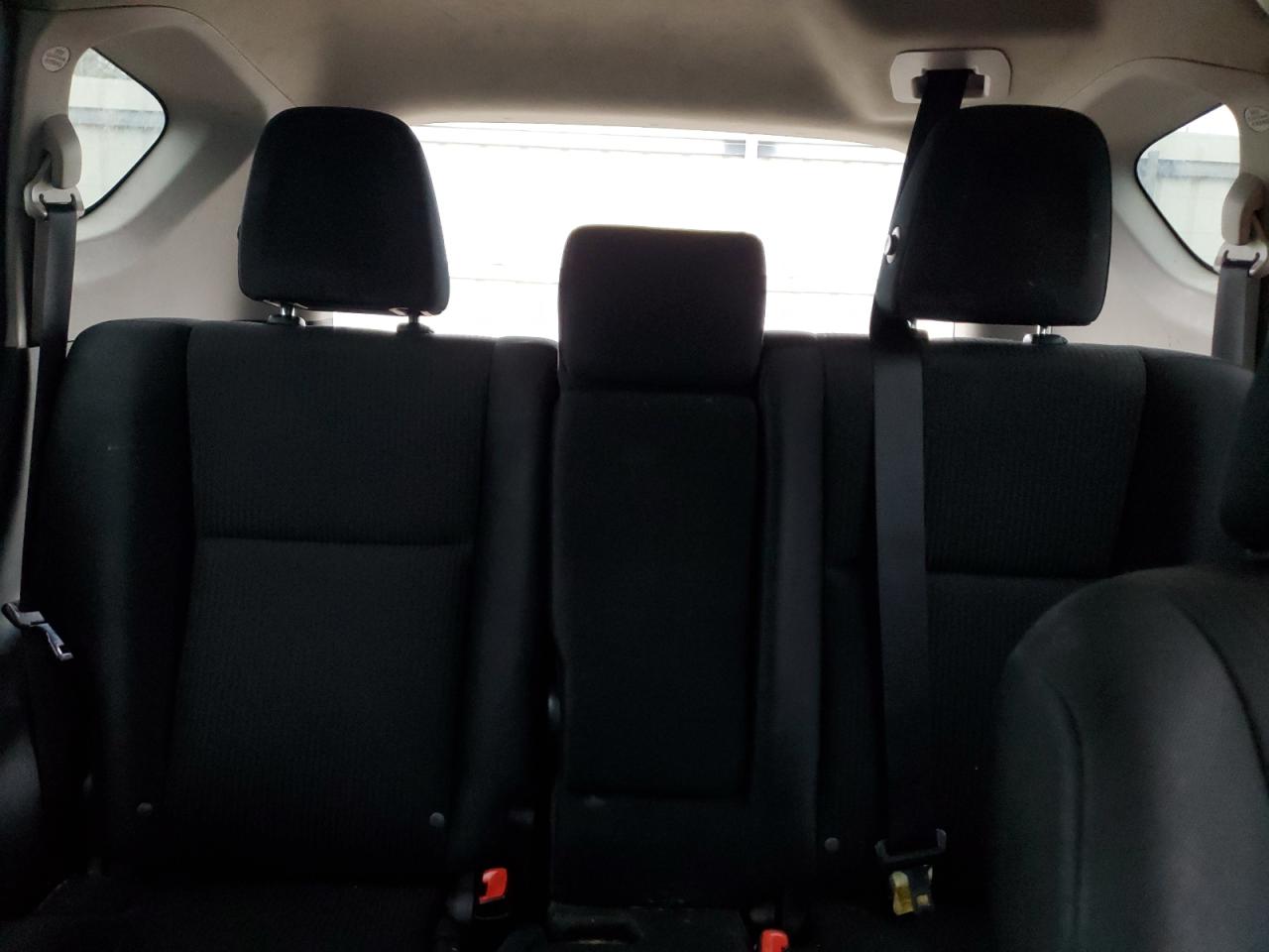 2015 Toyota RAV 4 - Image 10