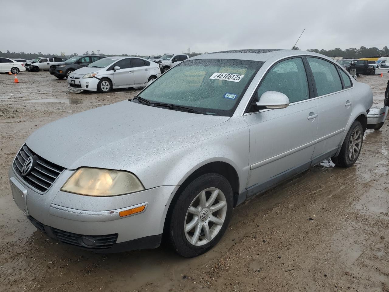 2004 Volkswagen Passat - Image 1