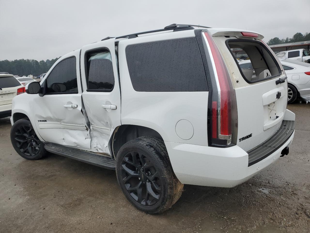 2013 Chevrolet Tahoe - Image 2