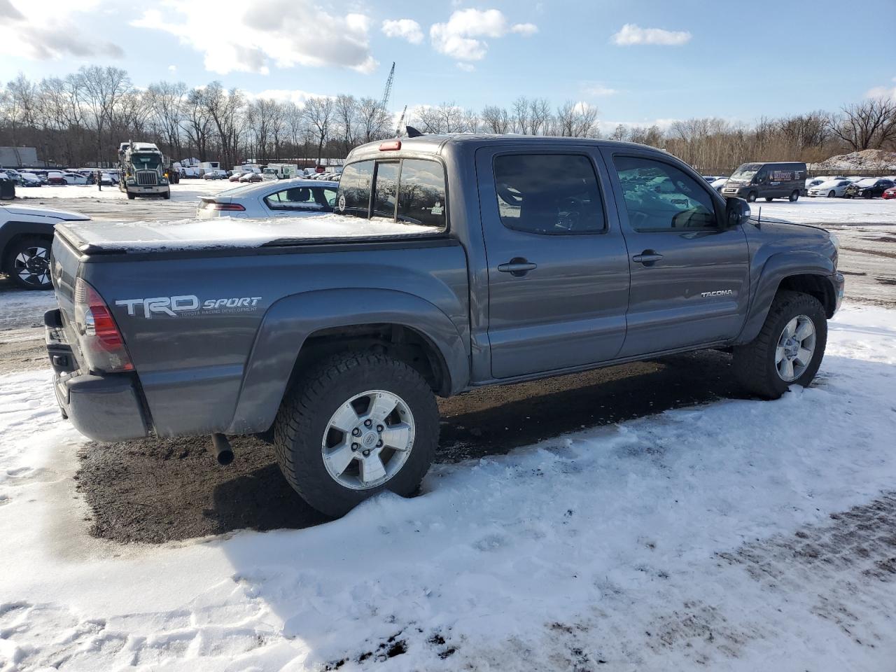 2014 Toyota Tacoma - Image 3