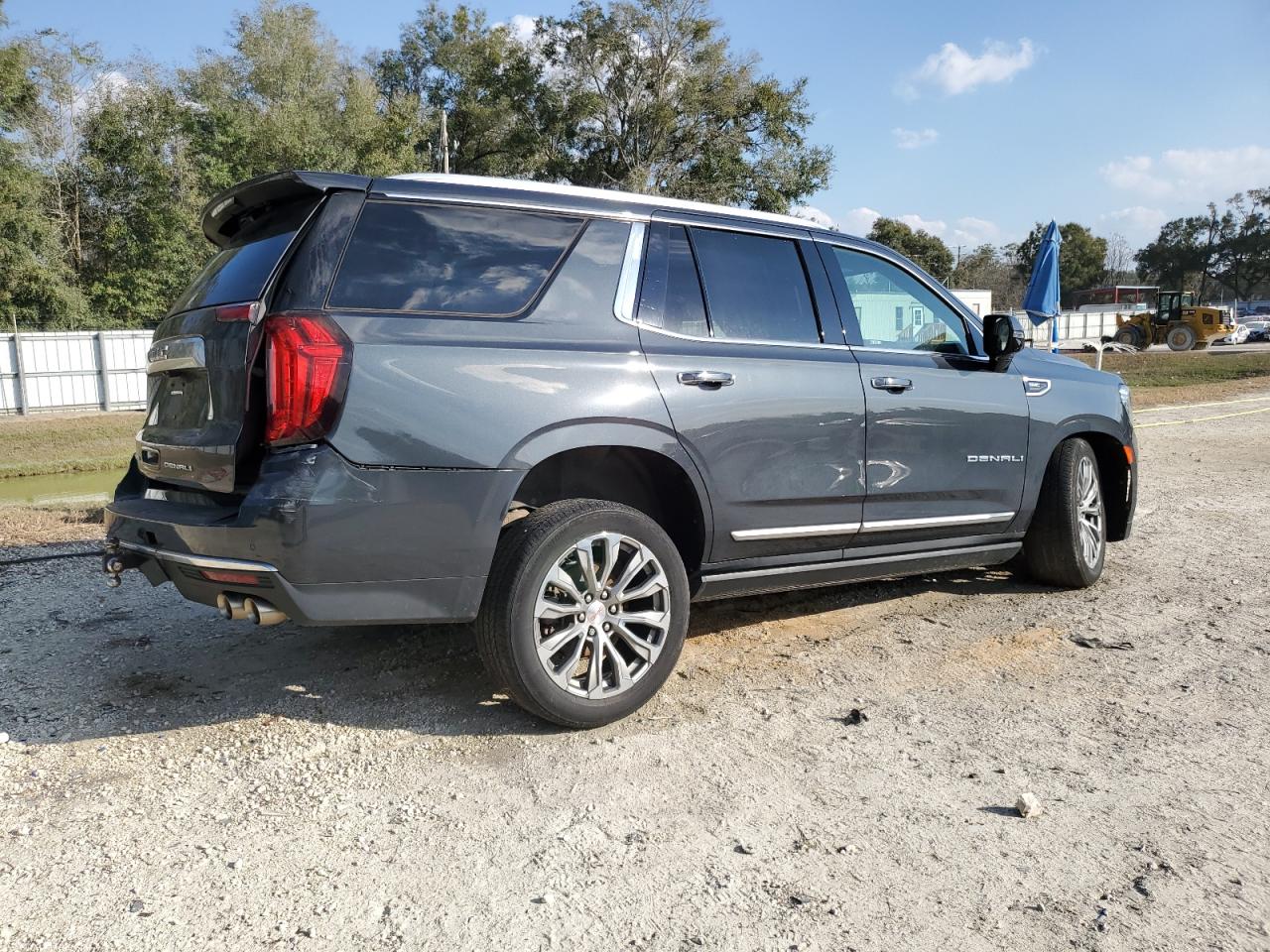 2021 GMC Yukon - Image 3