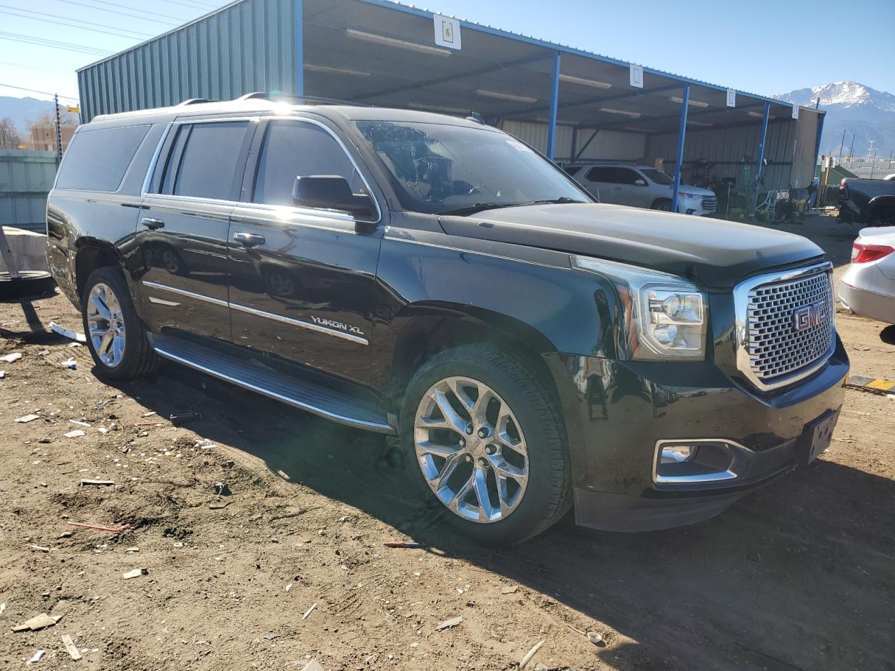 2015 GMC Yukon - Image 4