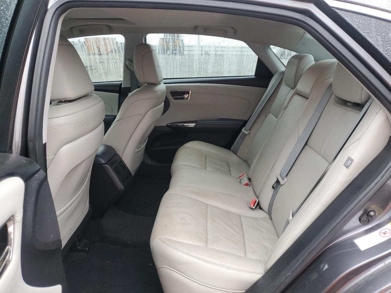2014 Toyota Avalon - Image 10