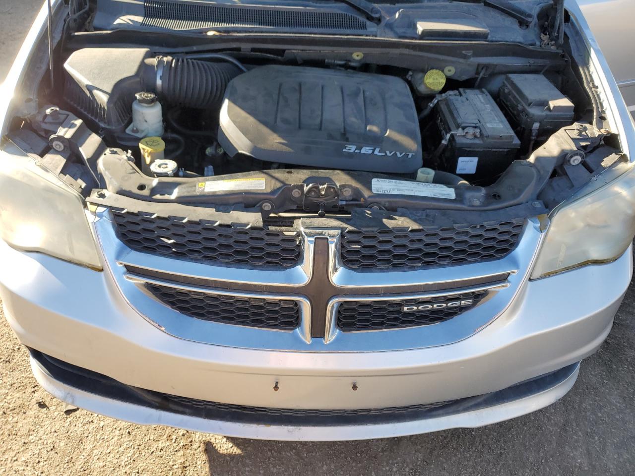 2011 Dodge Caravan - Image 12