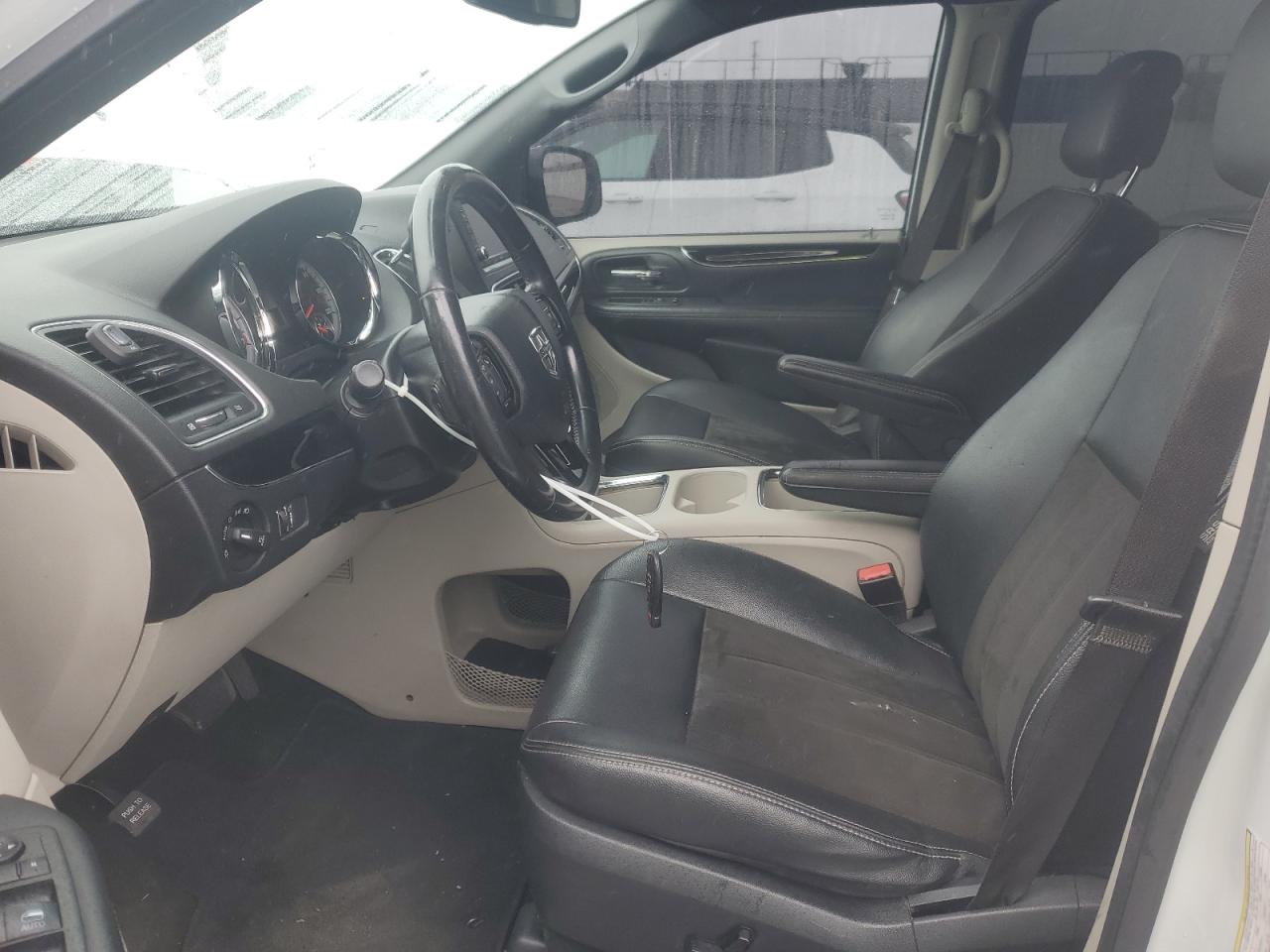 2019 Dodge Caravan - Image 7
