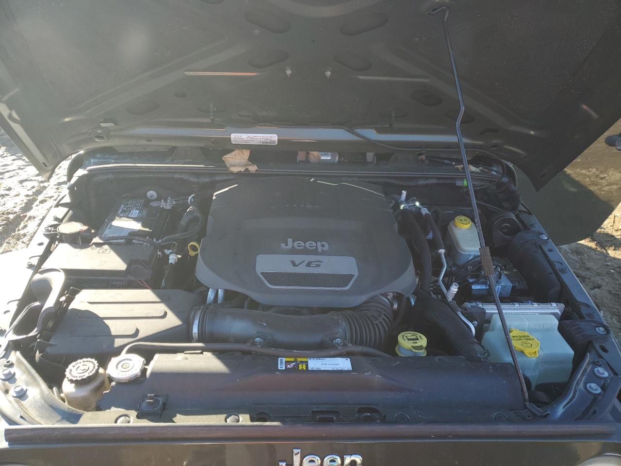 2015 Jeep Wrangler - Image 11