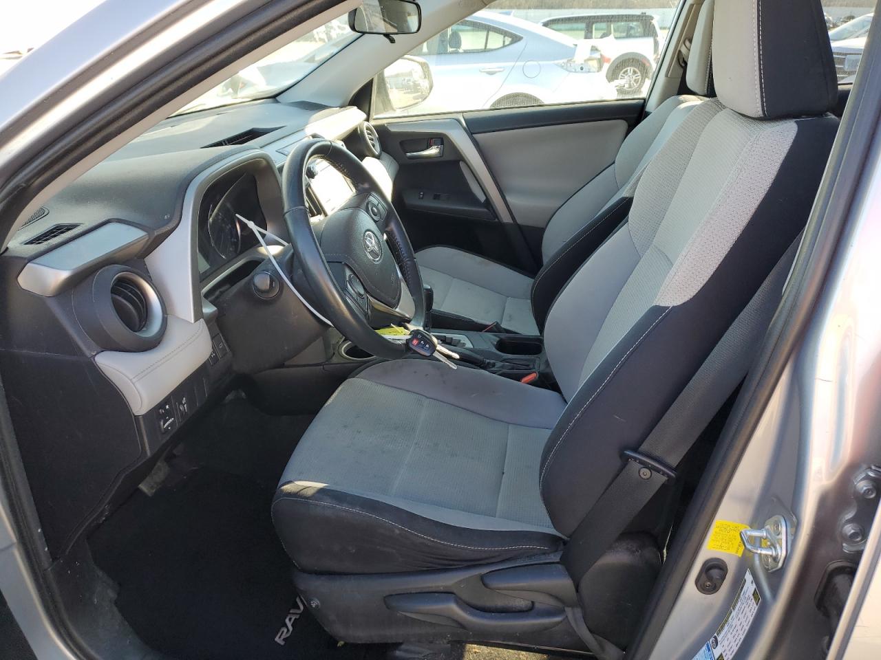 2016 Toyota RAV 4 - Image 7