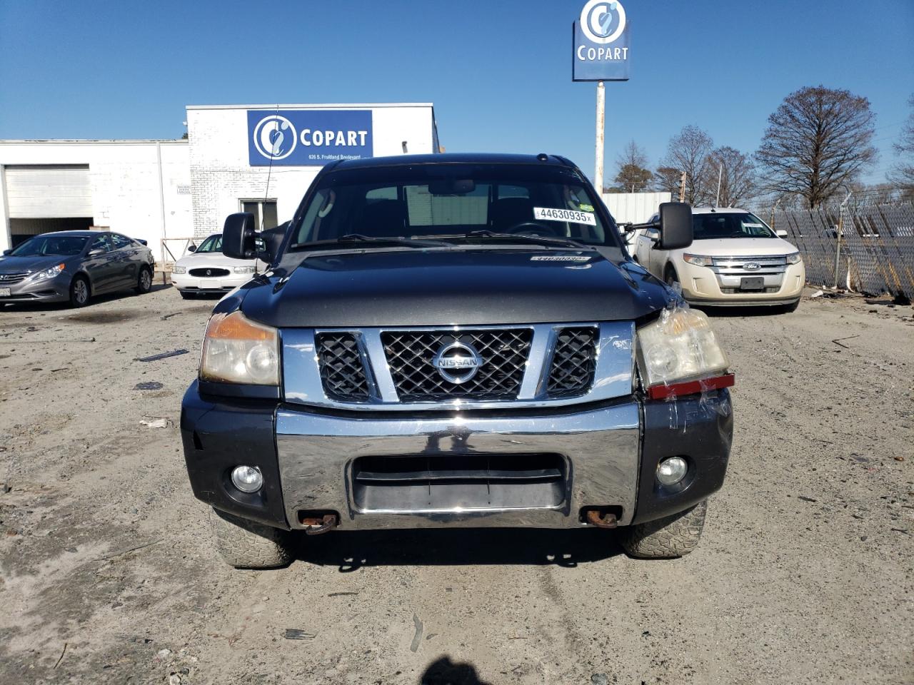 2010 Nissan Titan - Image 5