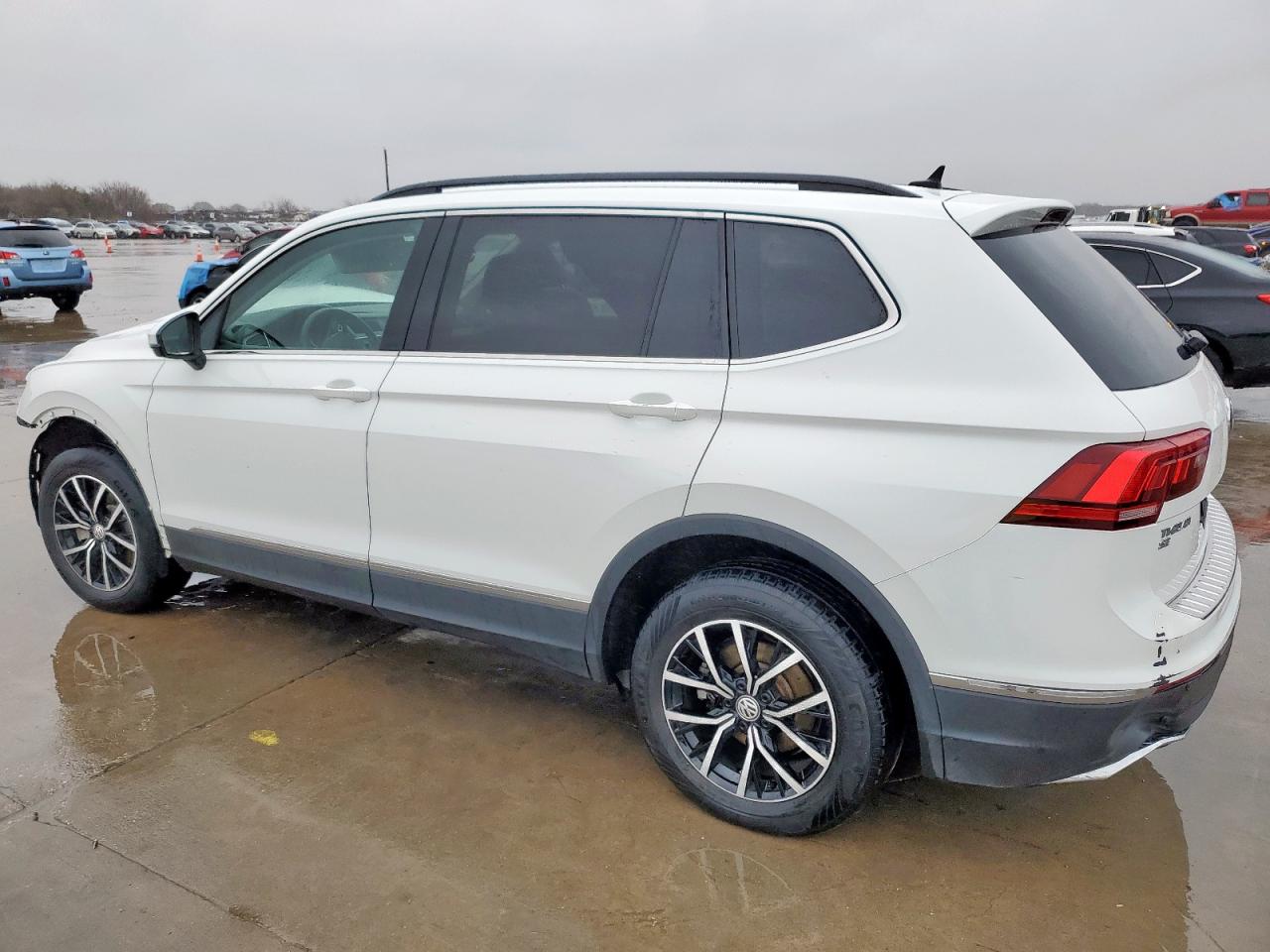 2021 Volkswagen Tiguan - Image 2