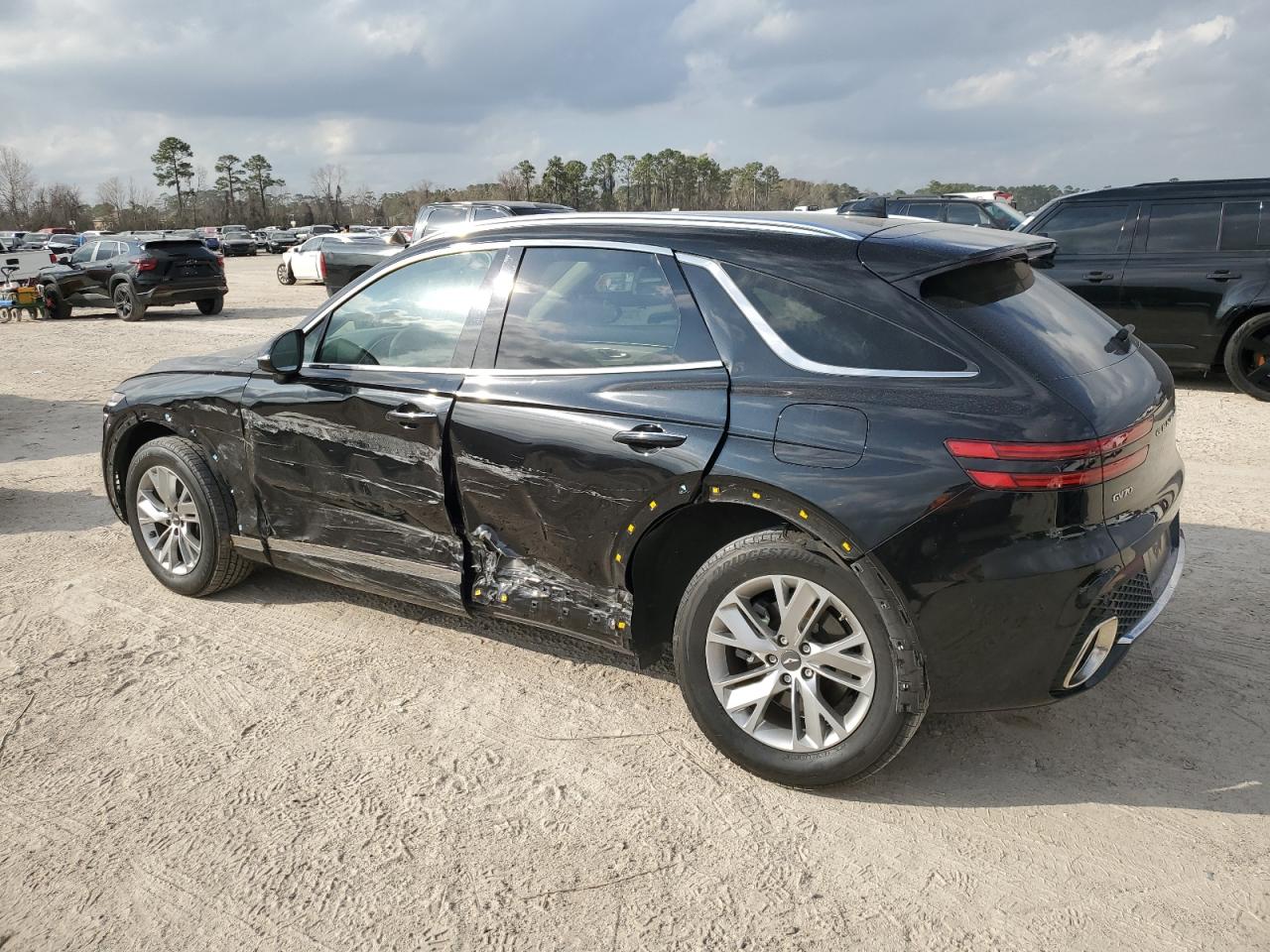 2022 Genesis GV70 - Image 2