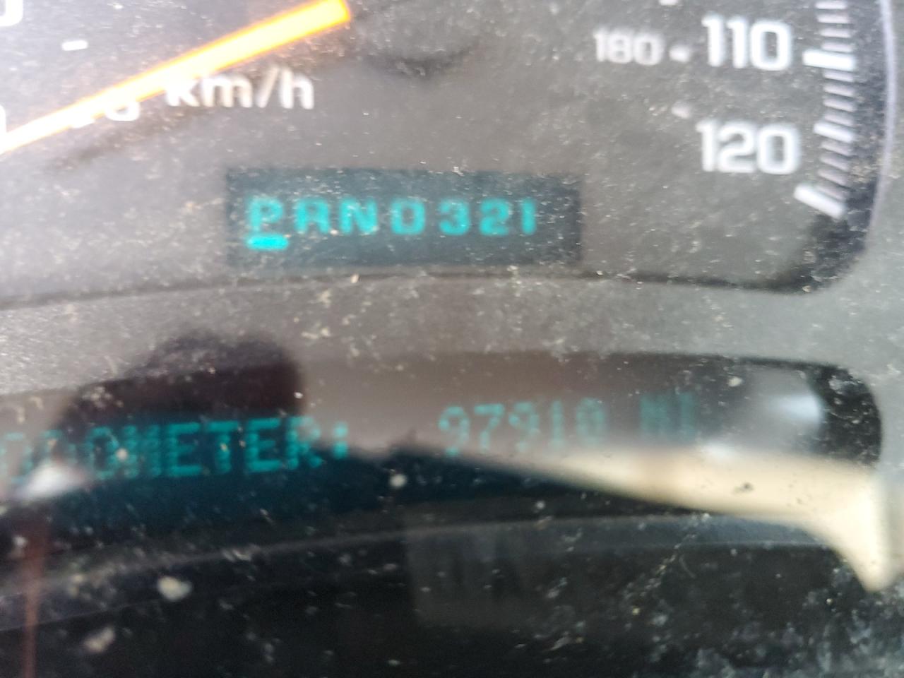 2004 Chevrolet Silverado - Image 9