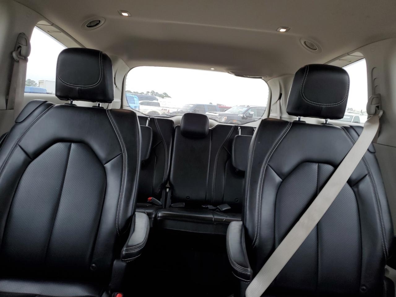 2021 Chrysler Voyager - Image 10