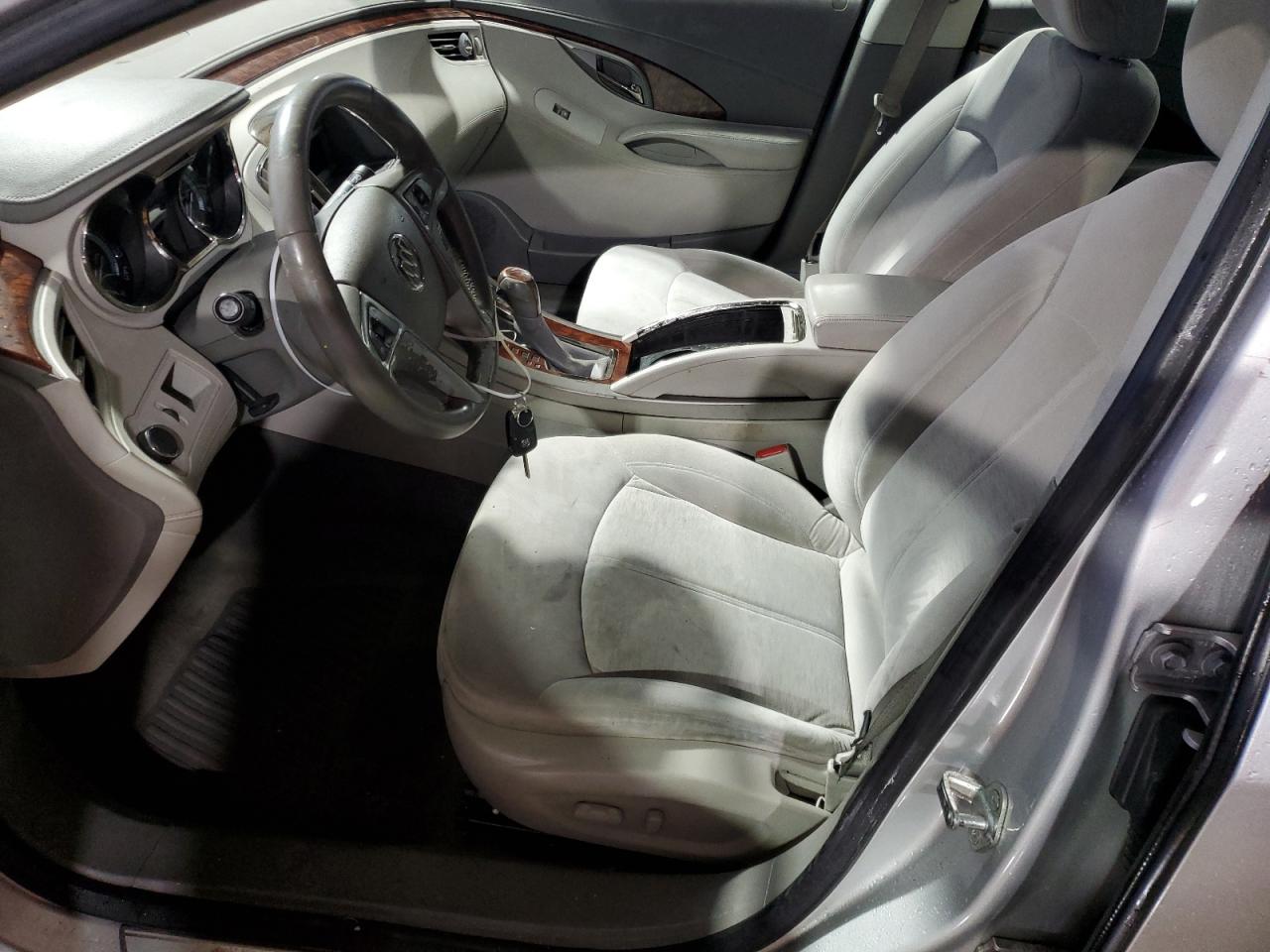 2010 Buick LaCrosse - Image 7