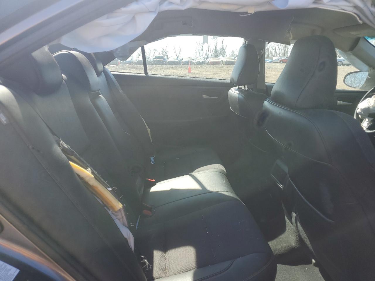 2016 Toyota Camry - Image 10