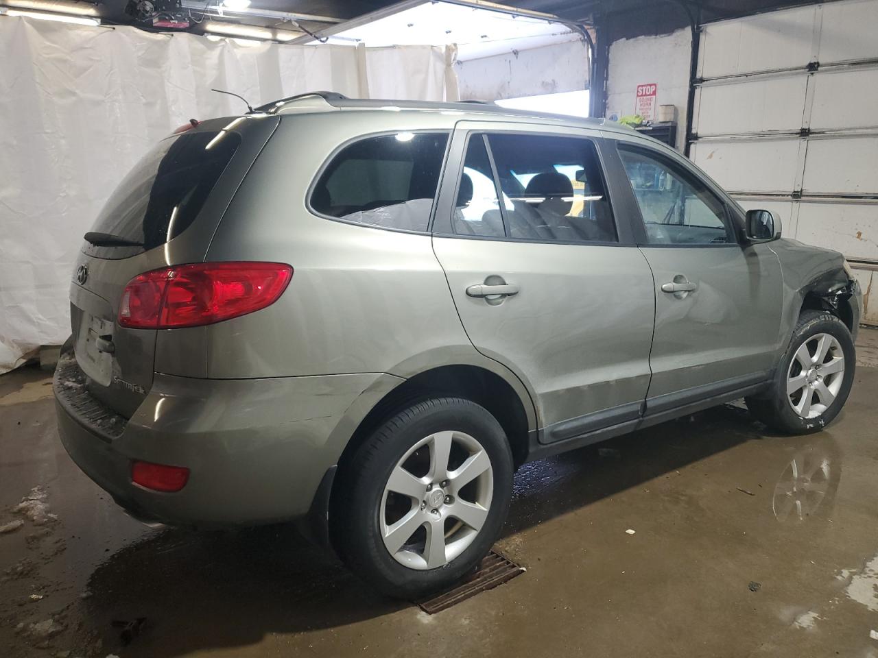 2009 Hyundai Santa Fe - Image 3