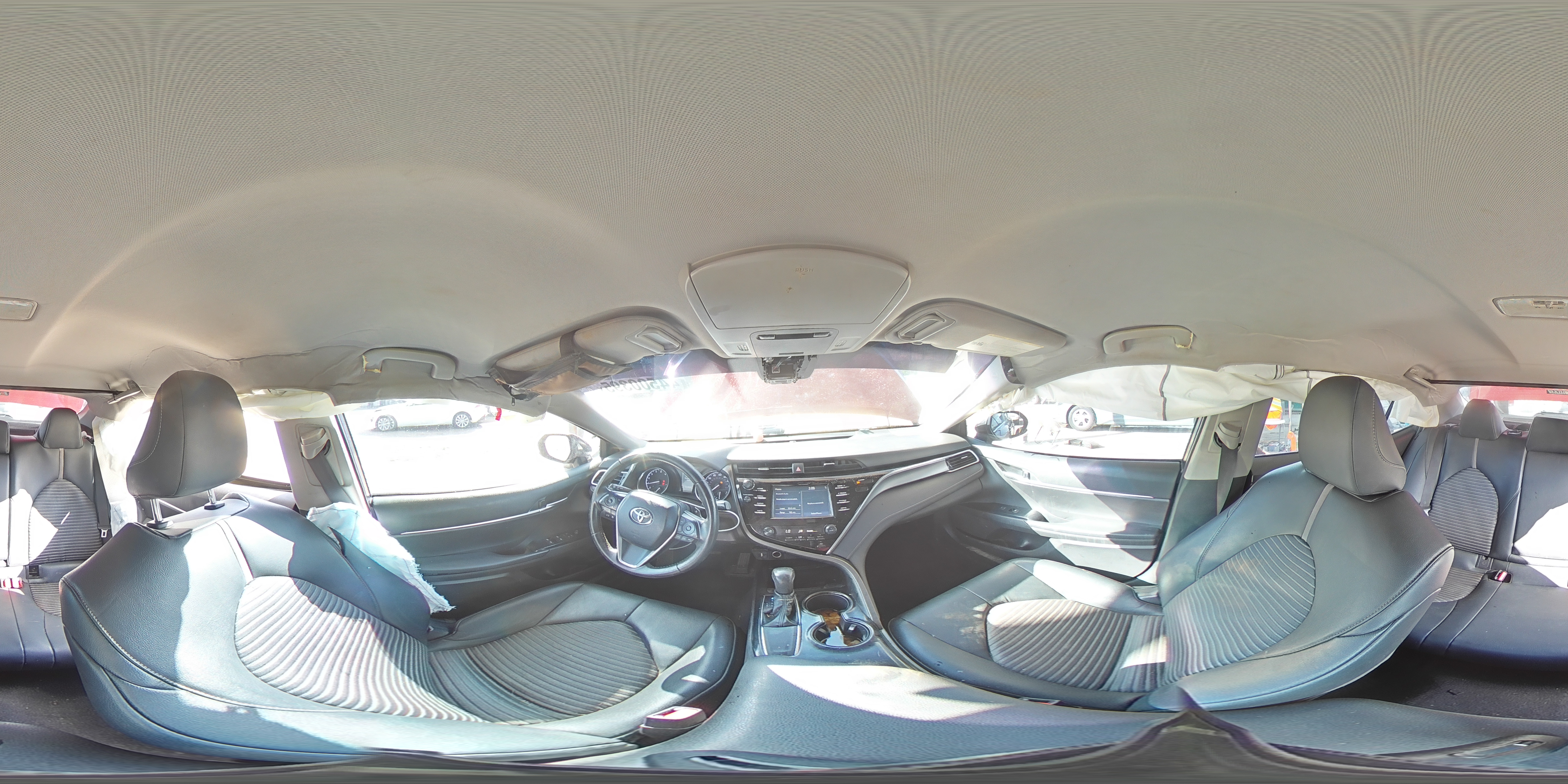 2018 Toyota Camry - Image 12