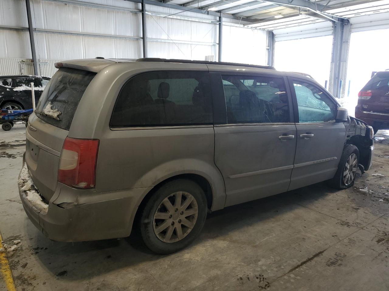 2015 Chrysler Town & Country - Image 3