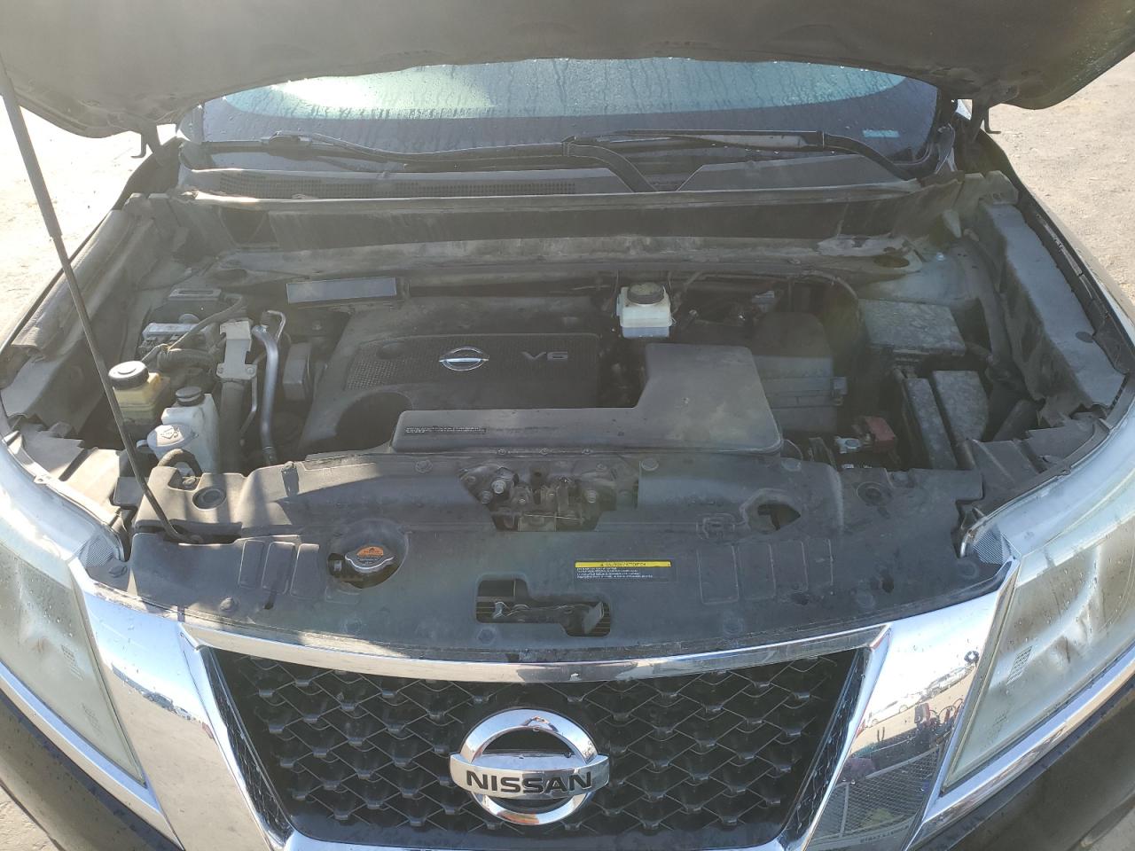 2014 Nissan Pathfinder - Image 13