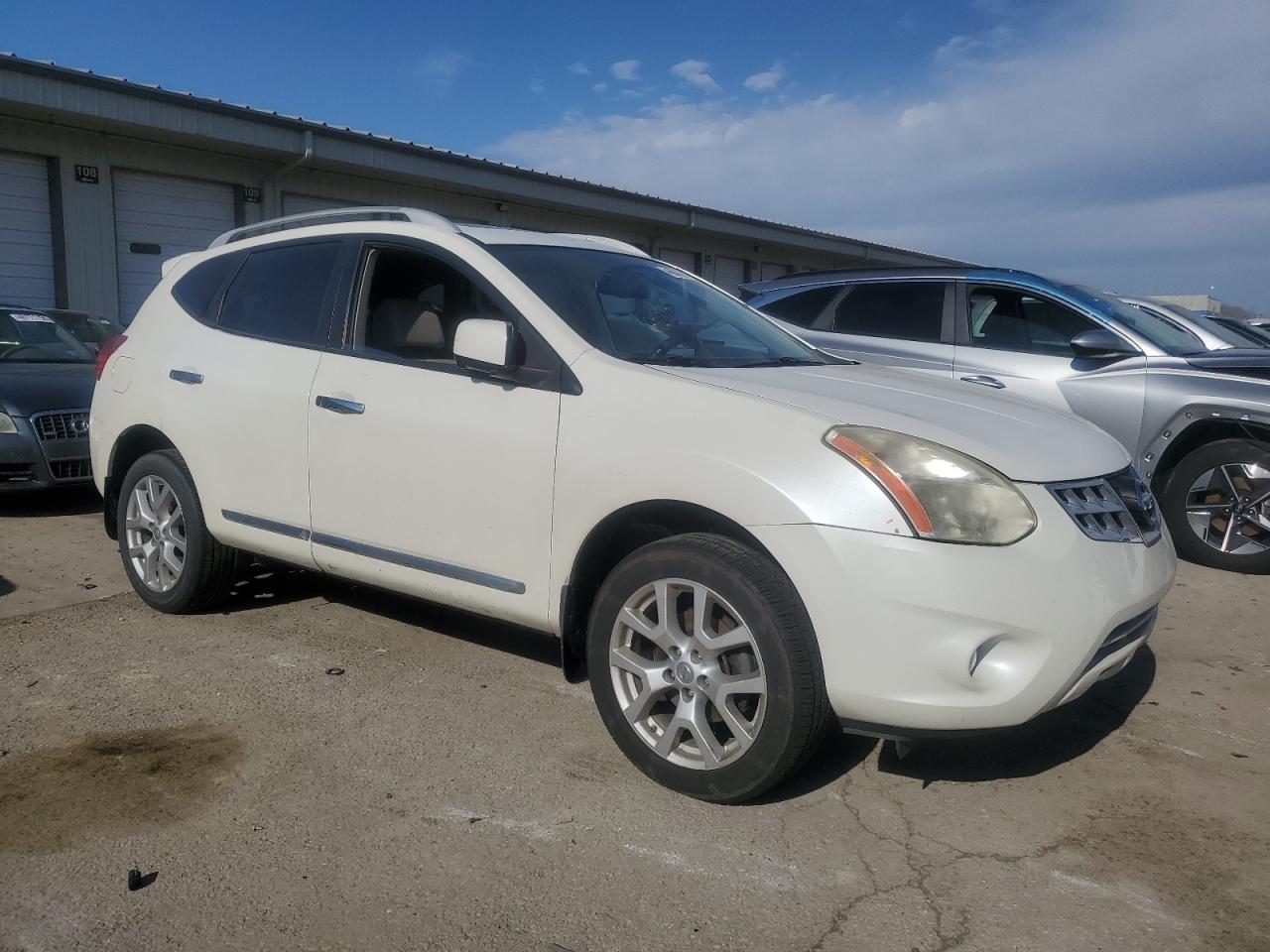 2013 Nissan Rogue - Image 4