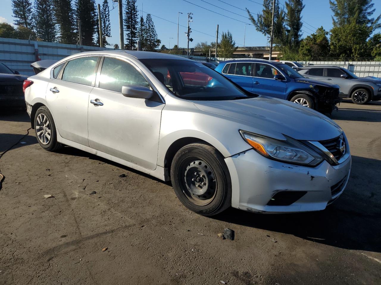 2016 Nissan Altima - Image 4