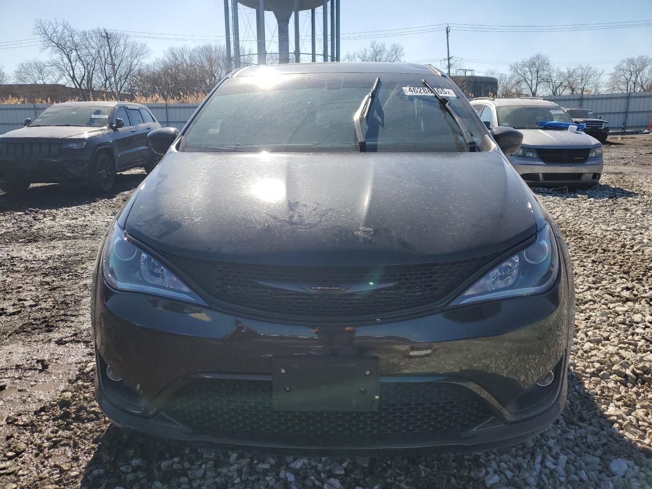 2019 Chrysler Pacifica - Image 5