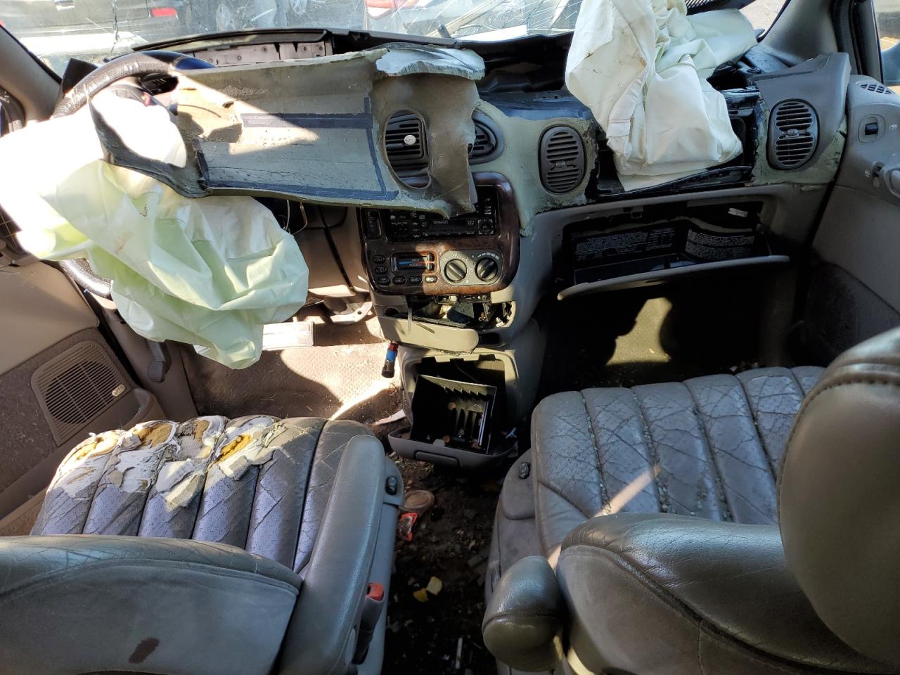 1999 Chrysler Town & Country Limited VIN: 1C4GP64L6XB837965 Lot: 44438385
