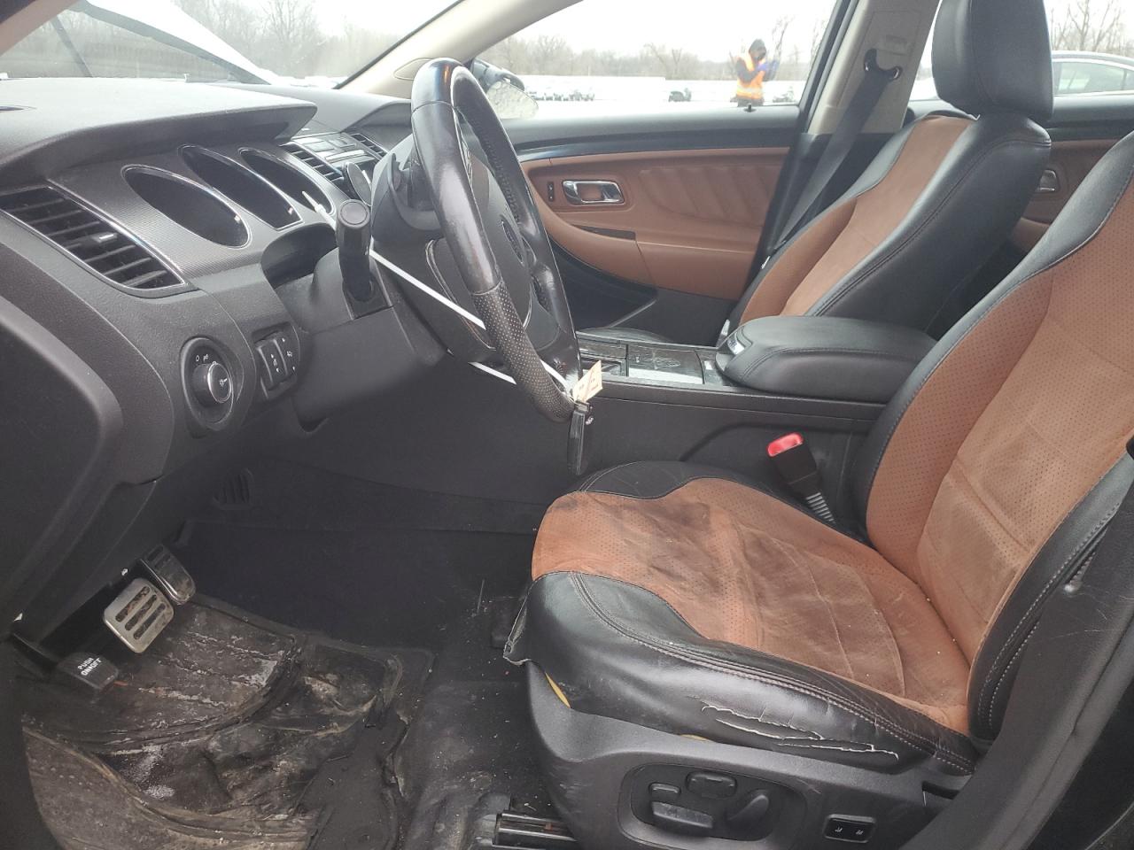 2010 Ford Taurus - Image 7