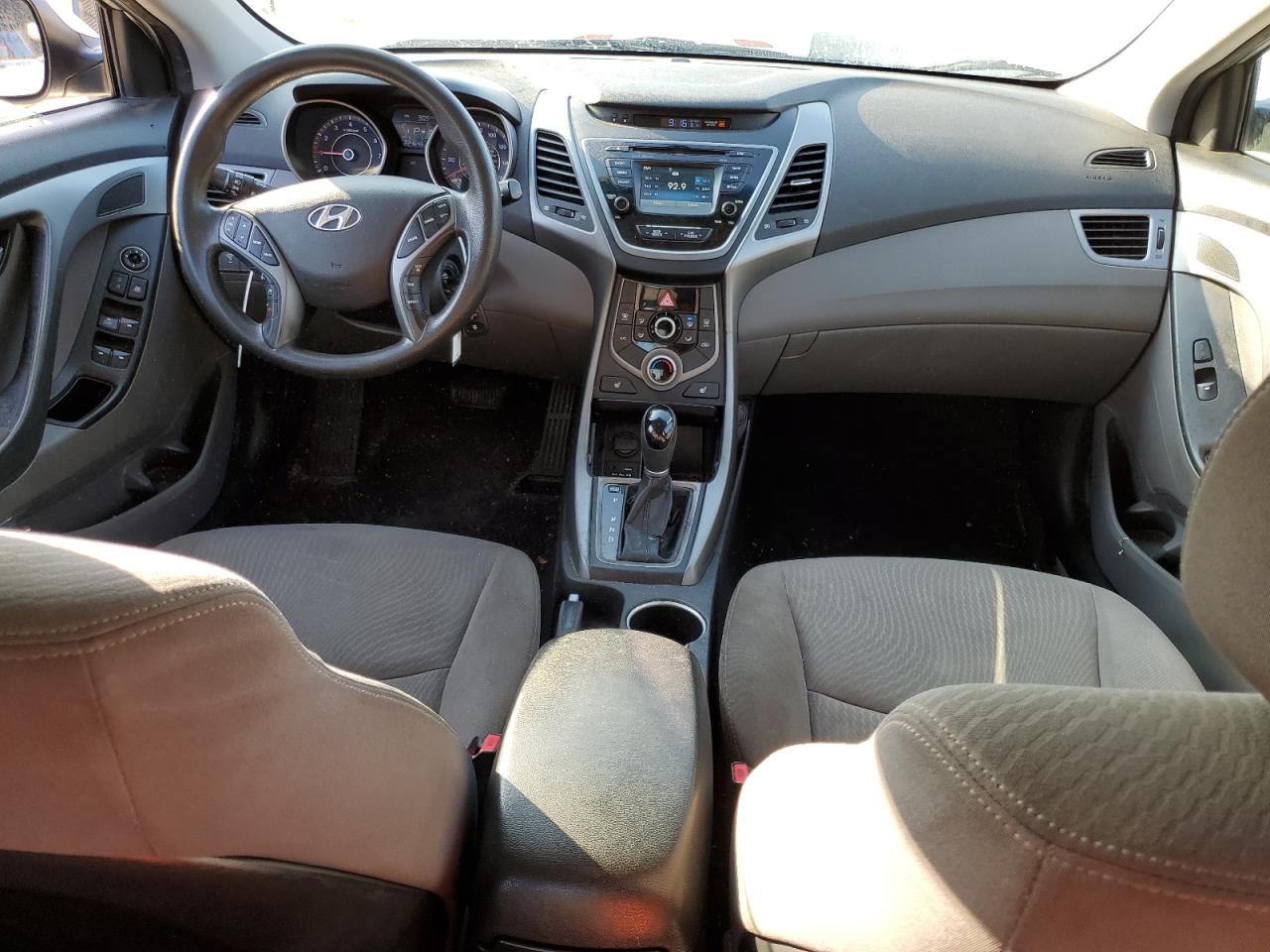 2014 Hyundai Elantra - Image 8