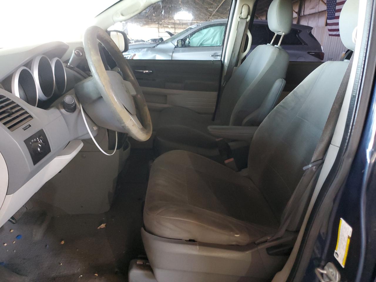 2008 Dodge Caravan - Image 7