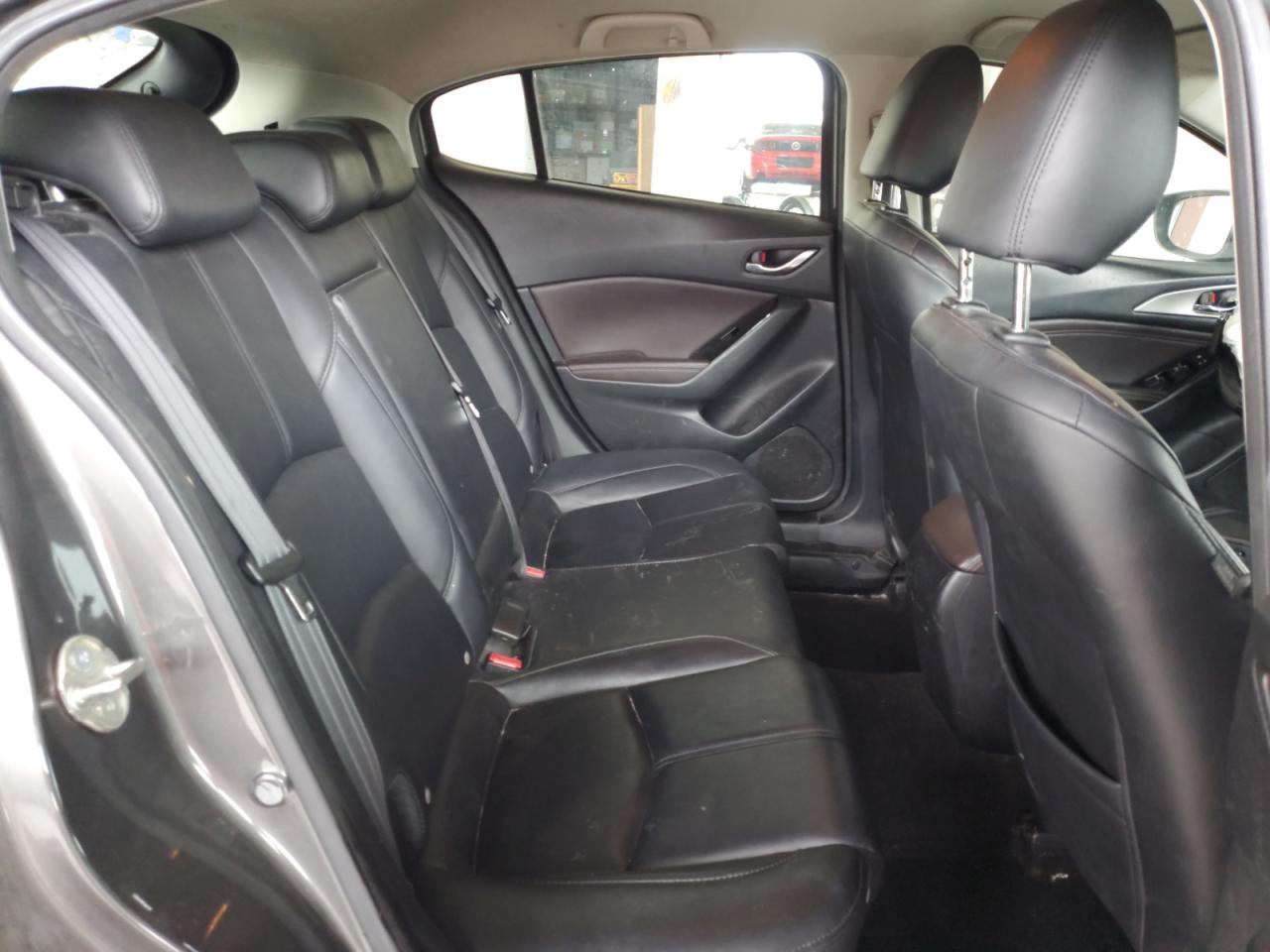 2018 Mazda 3 - Image 10