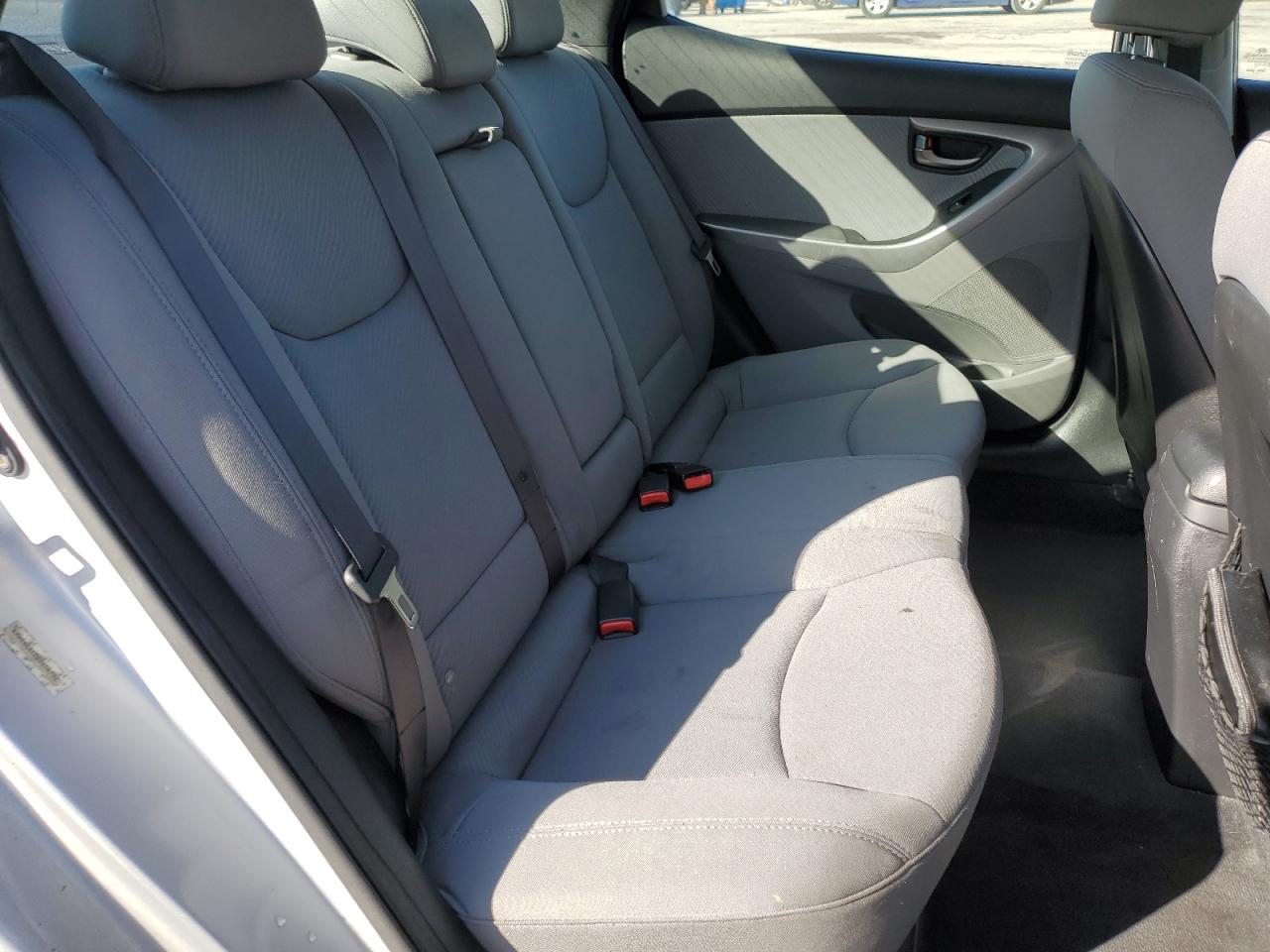 2013 Hyundai Elantra - Image 10