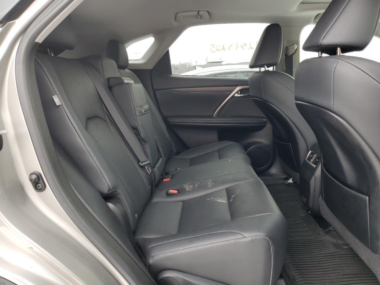 2022 Lexus RX - Image 11