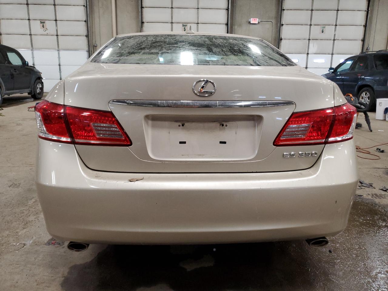 2011 Lexus ES - Image 6