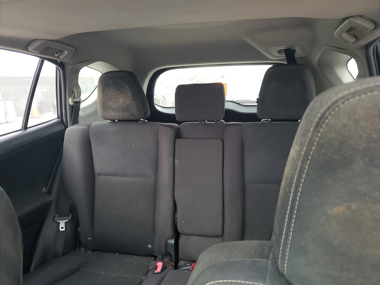 2015 Toyota RAV 4 - Image 10