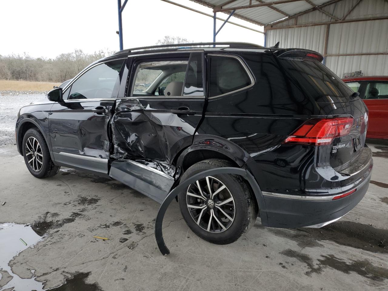2021 Volkswagen Tiguan - Image 2