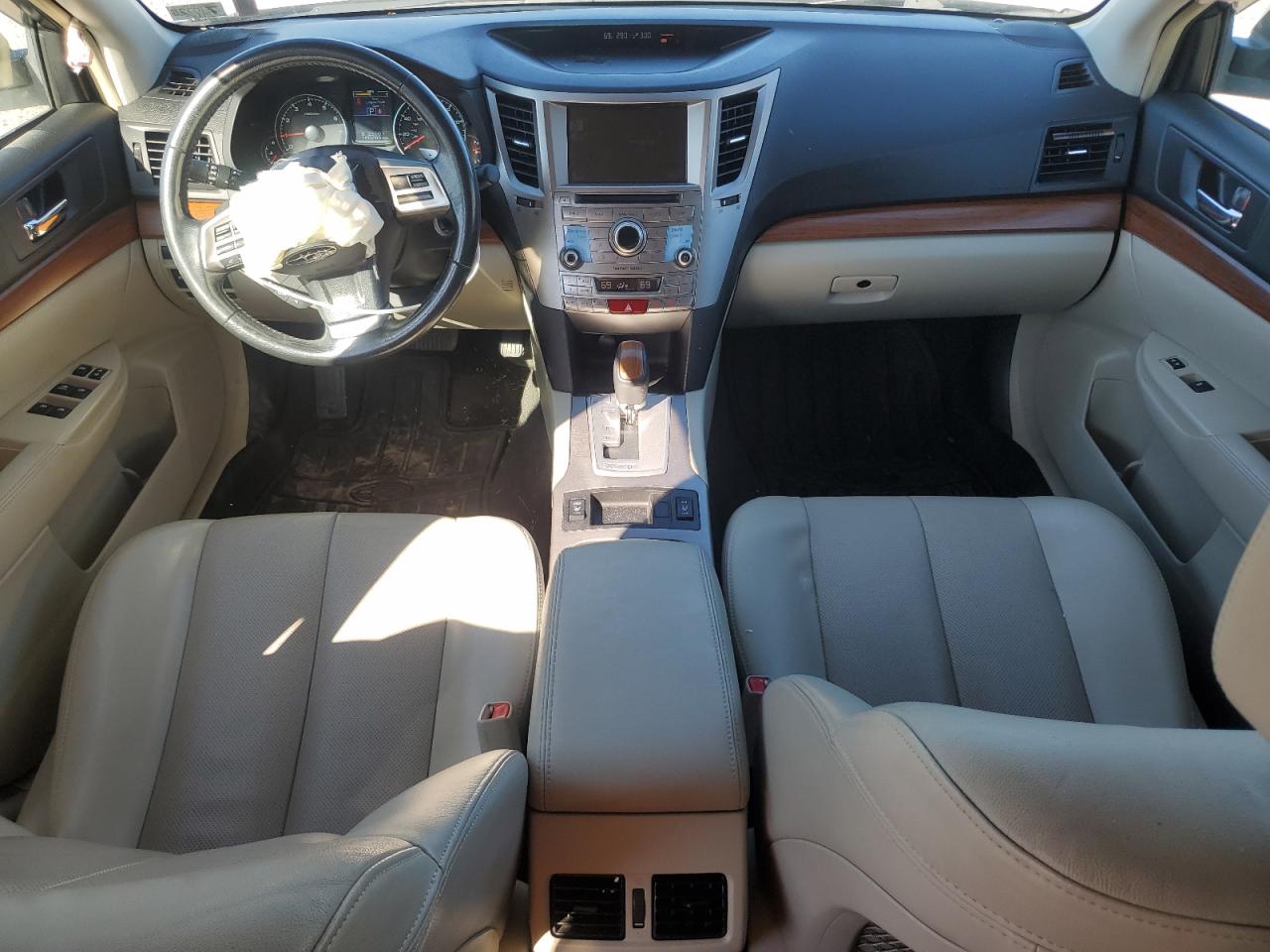 2014 Subaru Outback - Image 8