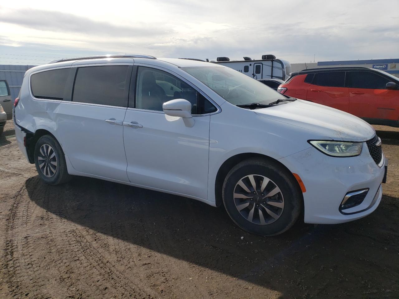 2021 Chrysler Pacifica - Image 4