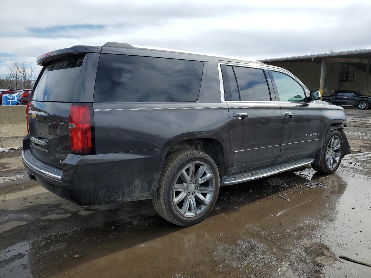 2018 Chevrolet Suburban - Image 3
