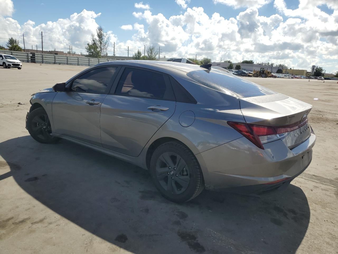 2021 Hyundai Elantra - Image 2