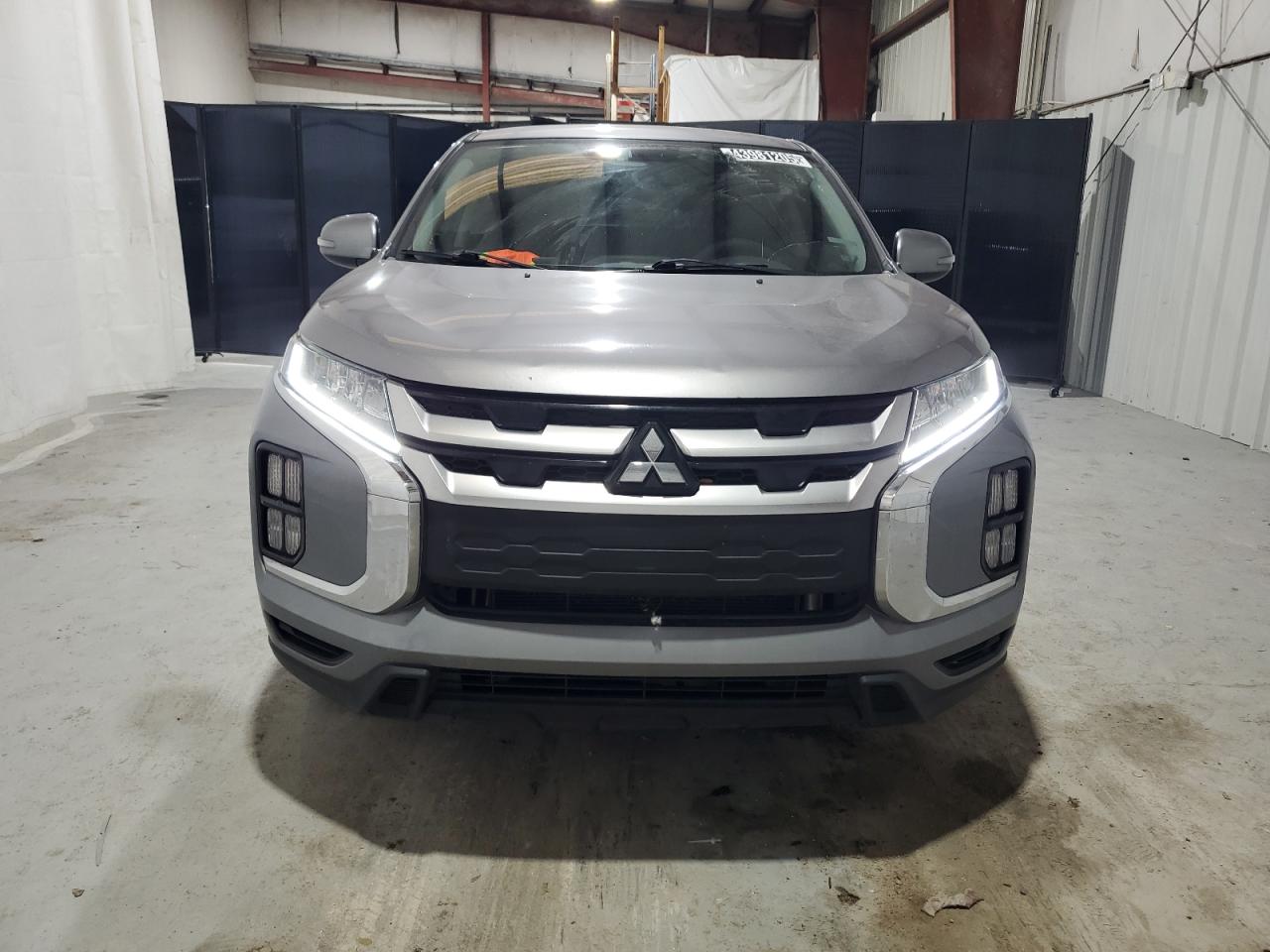 2021 Mitsubishi Outlander - Image 4