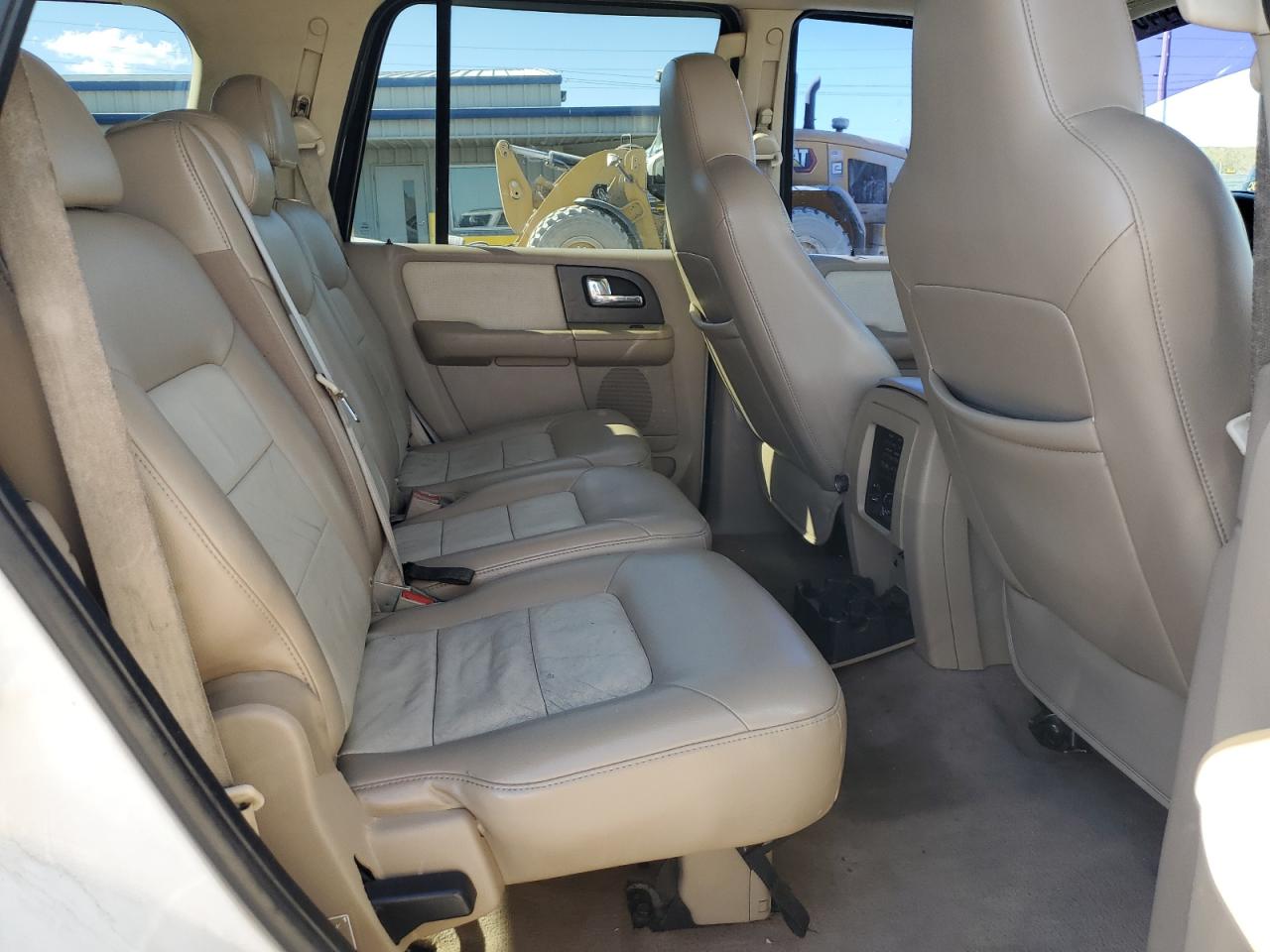 2005 Ford Expedition - Image 11
