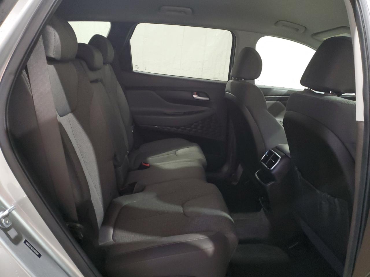 2020 Hyundai Santa Fe - Image 11