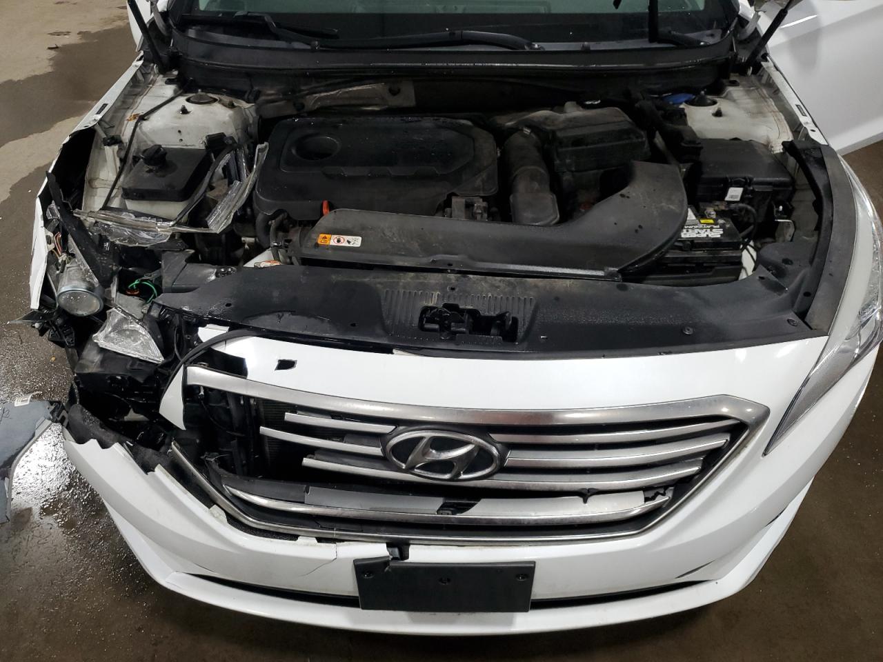 2016 Hyundai Sonata - Image 12