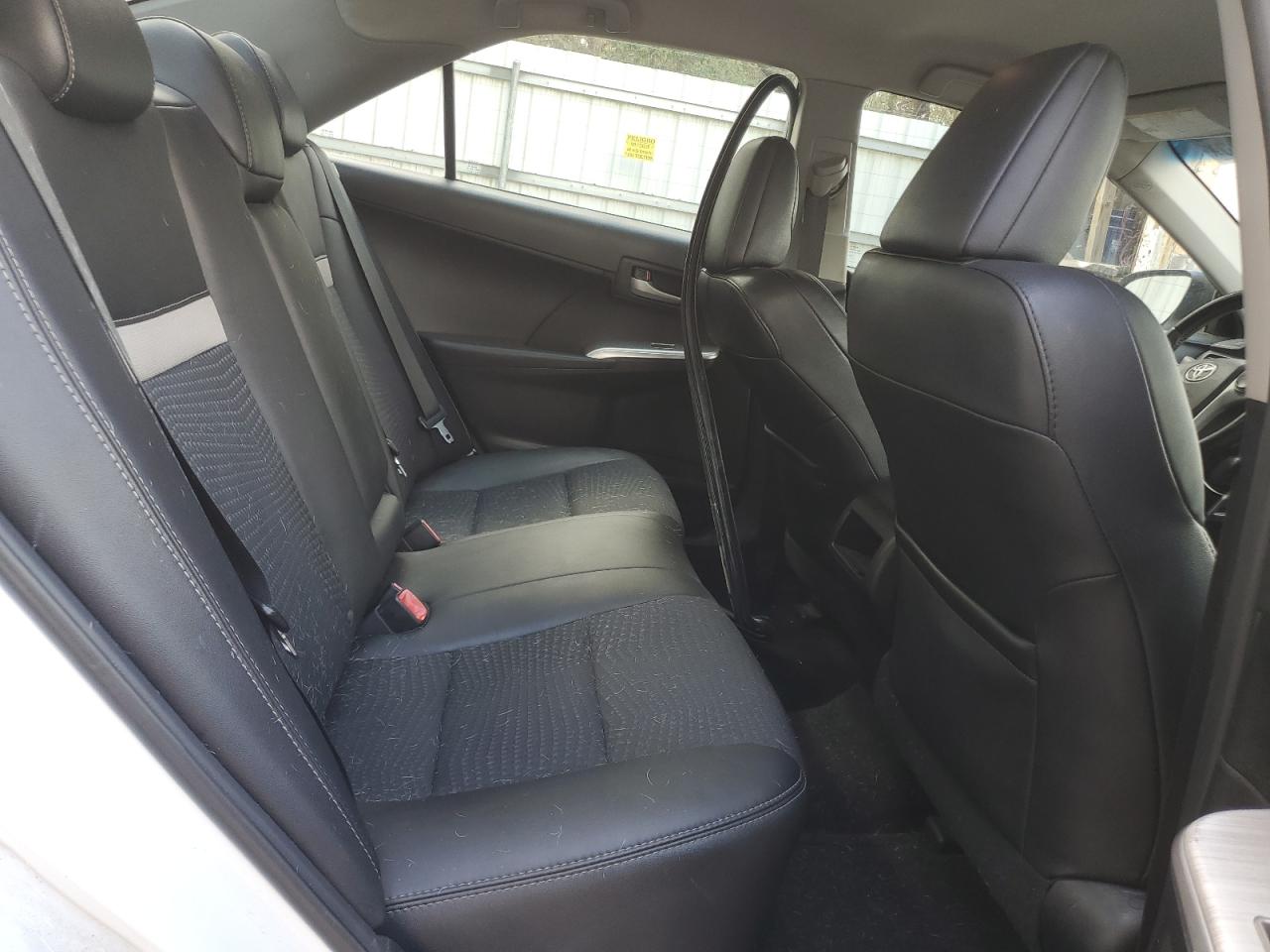 2014 Toyota Camry - Image 10