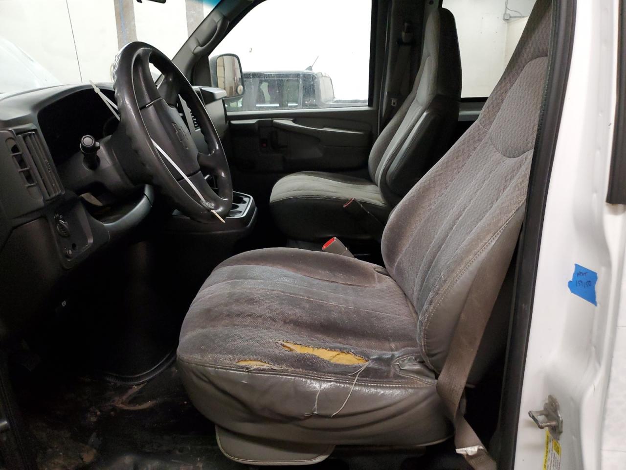 2006 Chevrolet Express - Image 7