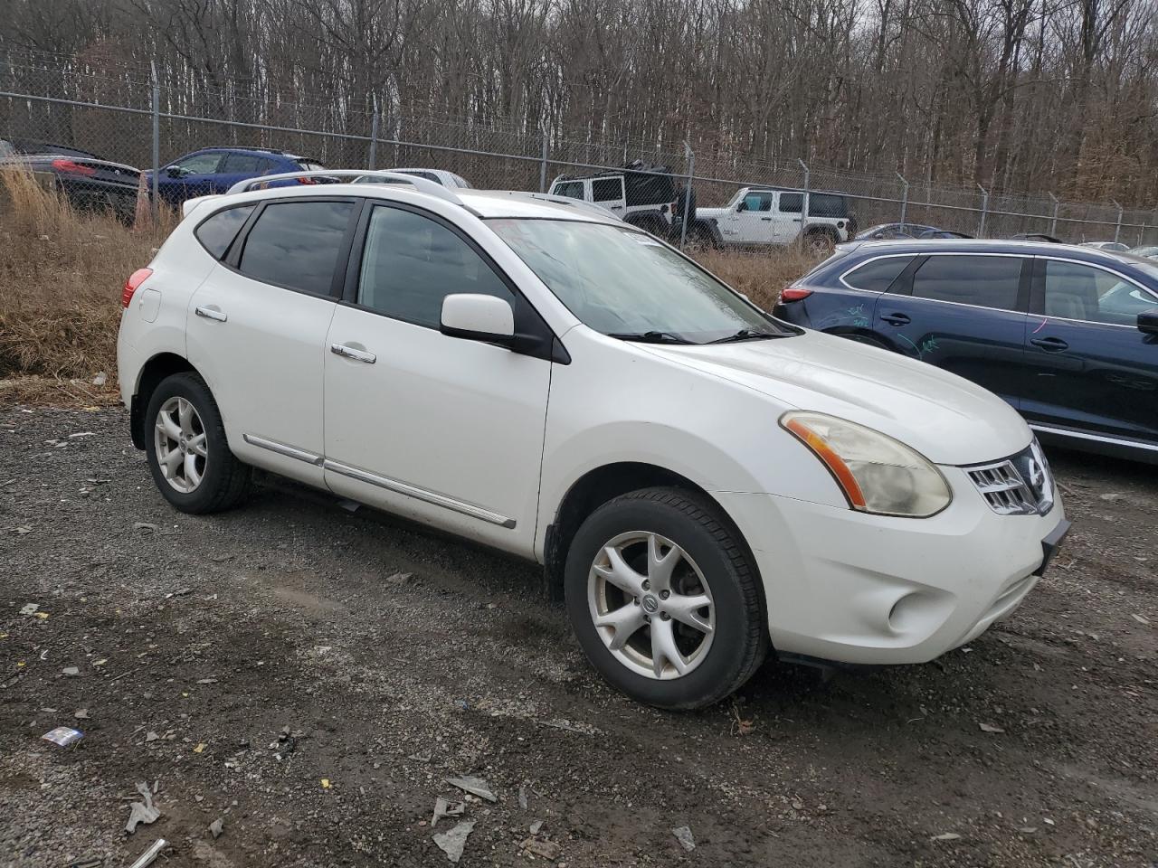 2011 Nissan Rogue - Image 4