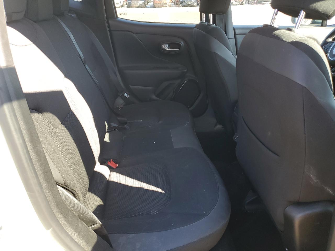 2018 Jeep Renegade - Image 10