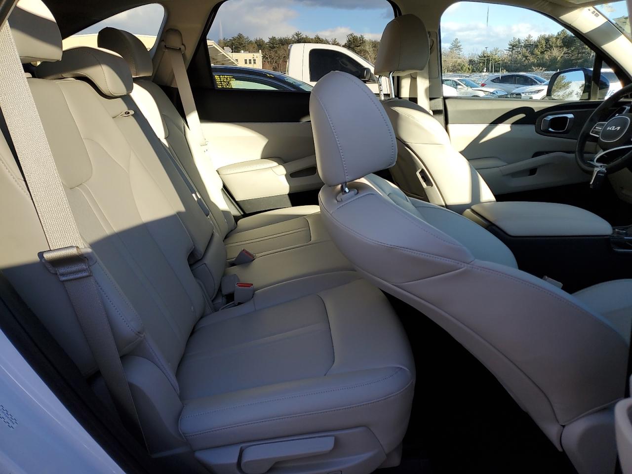 2023 Kia Sorento - Image 11